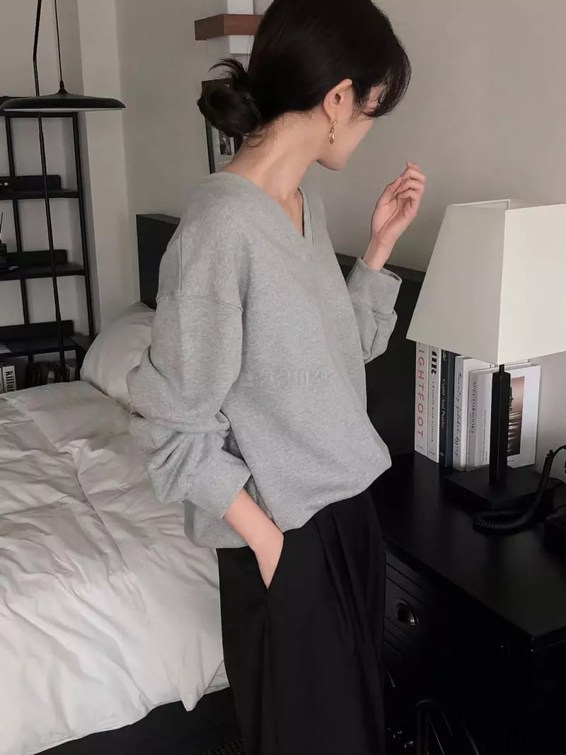 Overclassic - Korean Women Fashion - #momslook - New V Neck Sweatshirt - 9