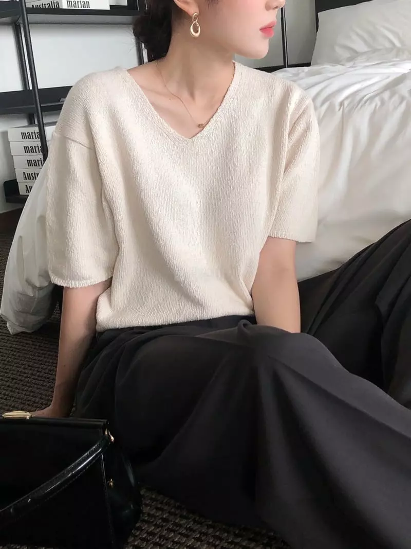 Overclassic - Korean Women Fashion - #momslook - Nore V Neck Knit Tee - 6