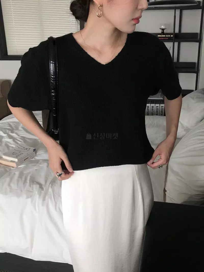 Overclassic - Korean Women Fashion - #momslook - Nore V Neck Knit Tee - 8