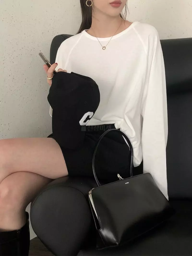 Overclassic - Korean Women Fashion - #momslook - Raglan Turtleneck Tee - 3
