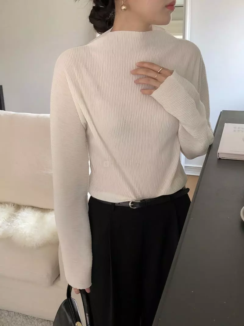 Overclassic - Korean Women Fashion - #romanticstyle - Brin Pleats Tee - 2