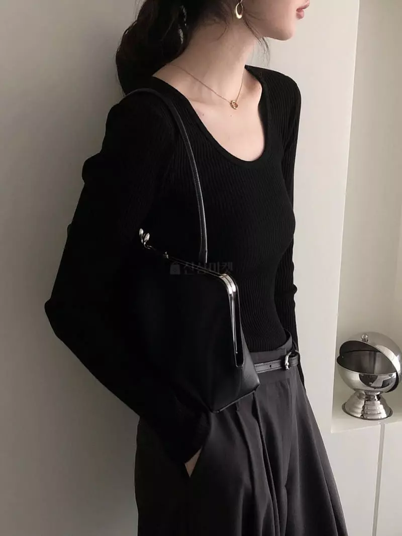 Overclassic - Korean Women Fashion - #womensfashion - U Neck Long Sleeves Tee - 3