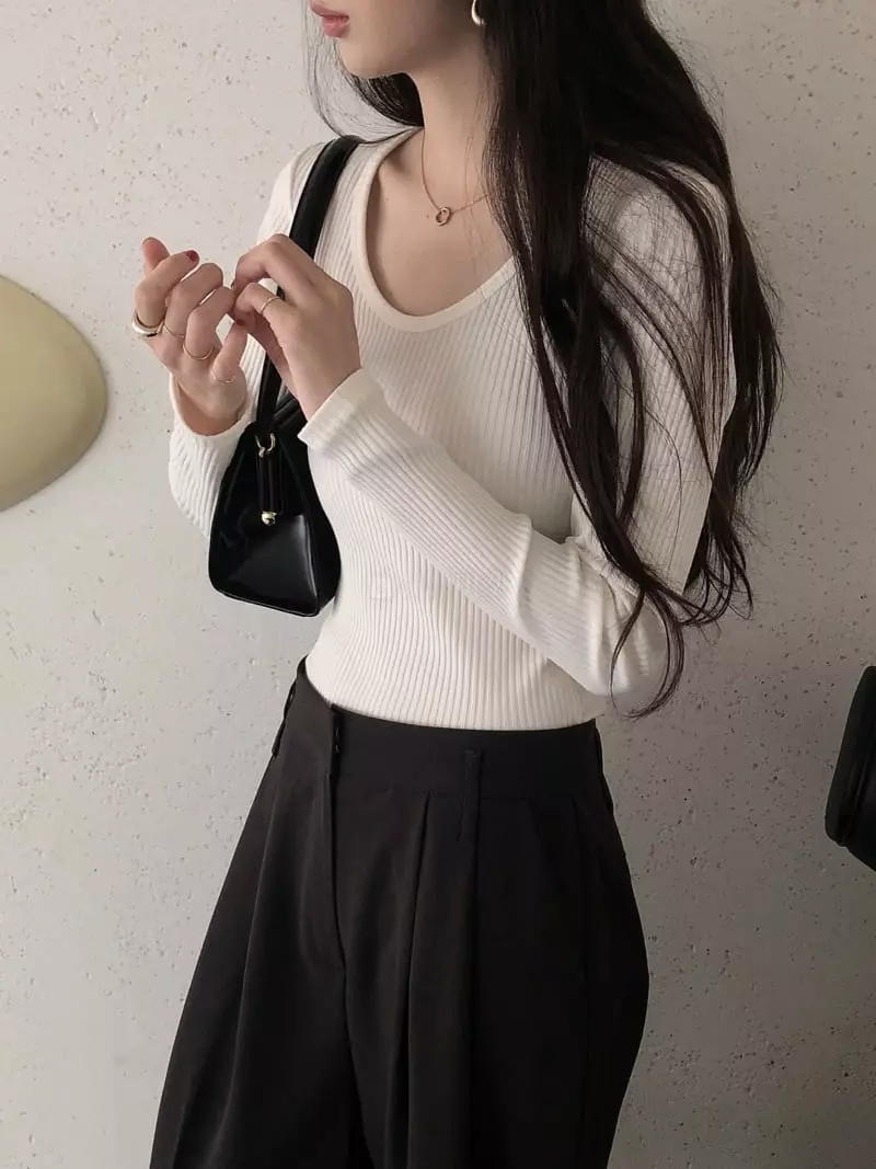 Overclassic - Korean Women Fashion - #womensfashion - U Neck Long Sleeves Tee - 5