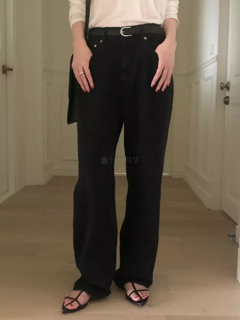 Overclassic - Korean Women Fashion - #womensfashion - Siena Black Jeans