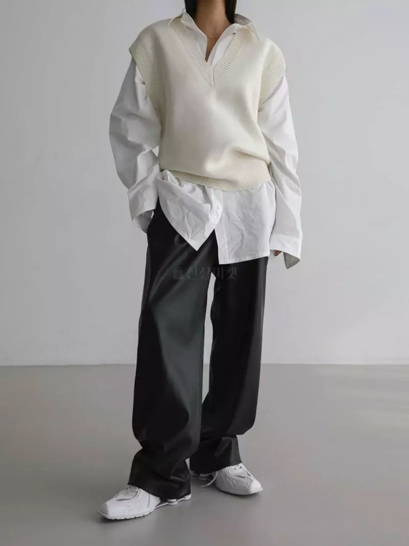 Paper Moon - Korean Women Fashion - #momslook - Oversize V Neck Vest - 2