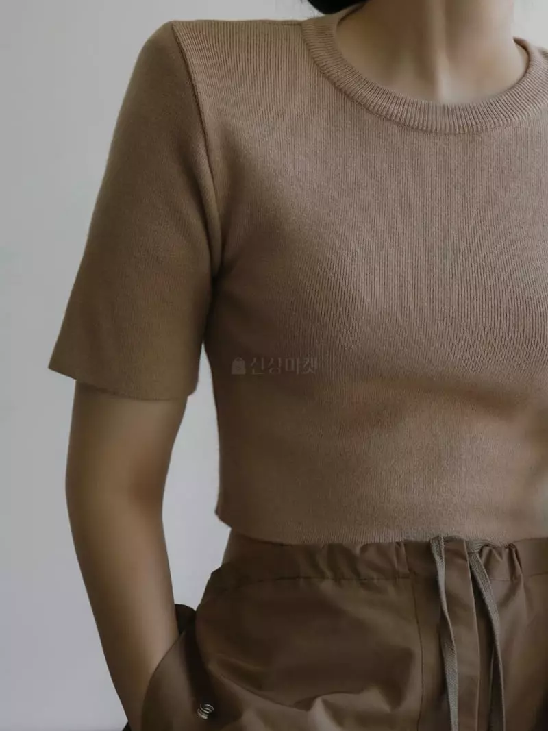 Paper Moon - Korean Women Fashion - #momslook - Pad Shoulder Crop Knit Top - 2