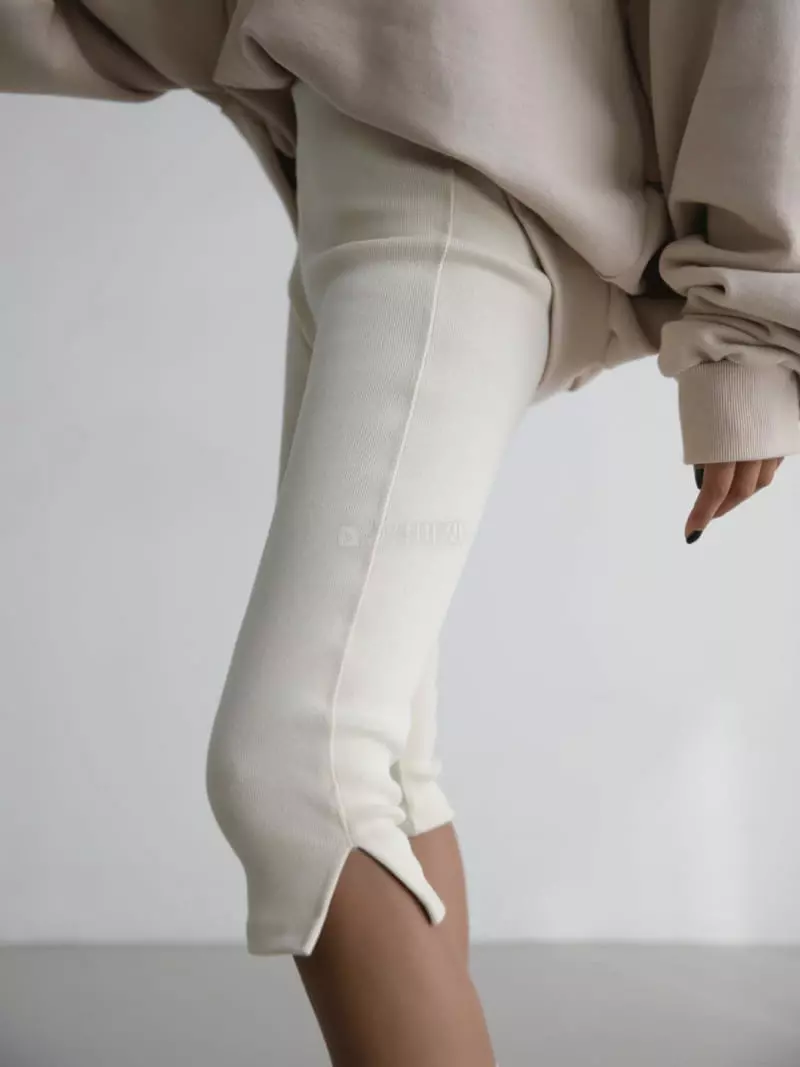 Paper Moon - Korean Women Fashion - #womensfashion - Slit Detail Leggings - 9