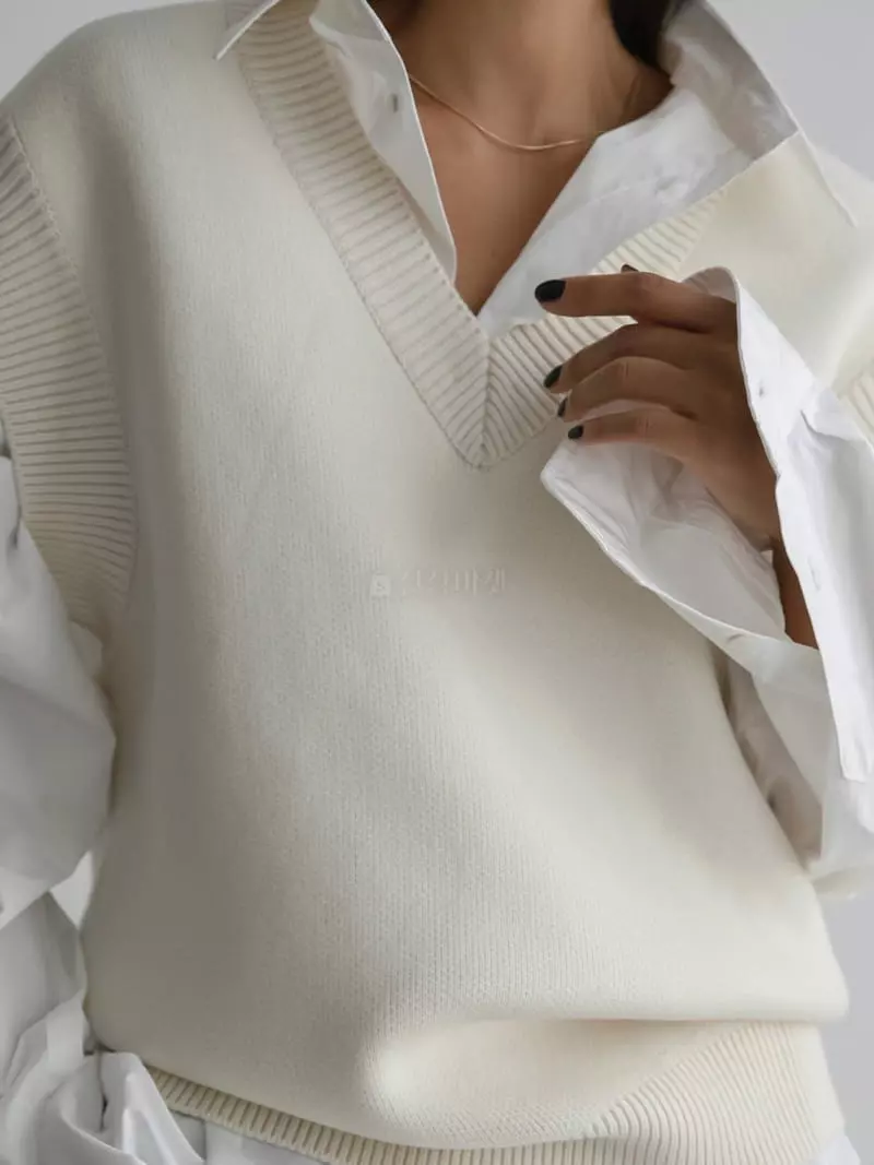 Paper Moon - Korean Women Fashion - #womensfashion - Oversize V Neck Vest - 5