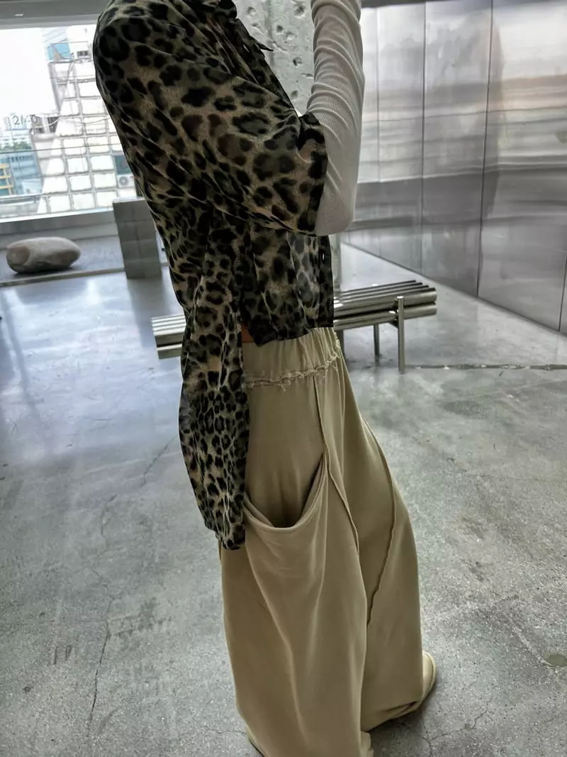 Pb - Korean Women Fashion - #restrostyle - V Leopard Blouse - 7