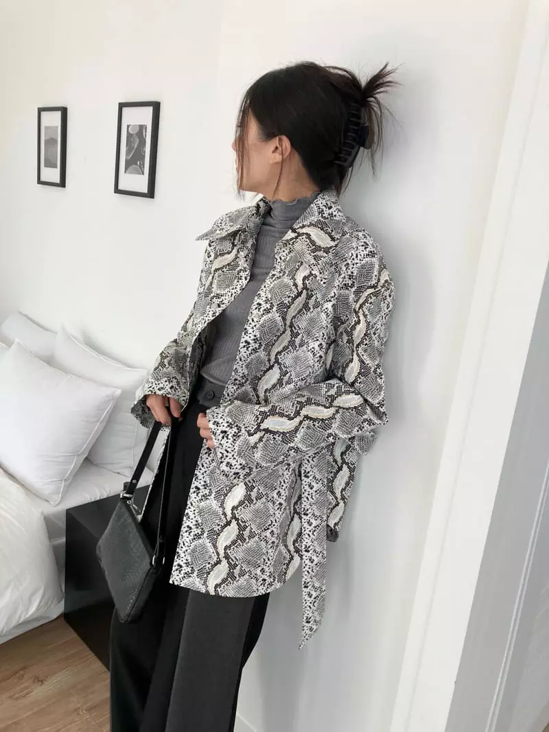 Pic - Korean Women Fashion - #restrostyle - Pie Tone Belt Jacket - 3