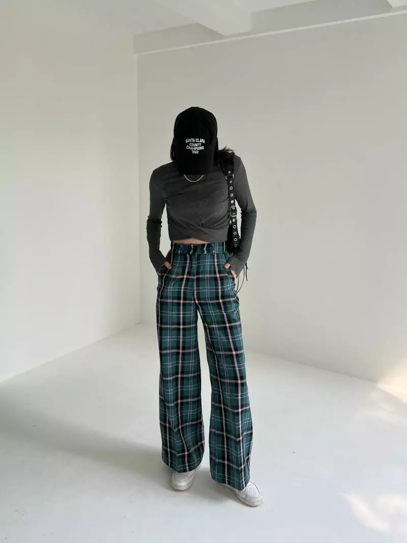 Pic - Korean Women Fashion - #restrostyle - Twist Rib Tee - 9