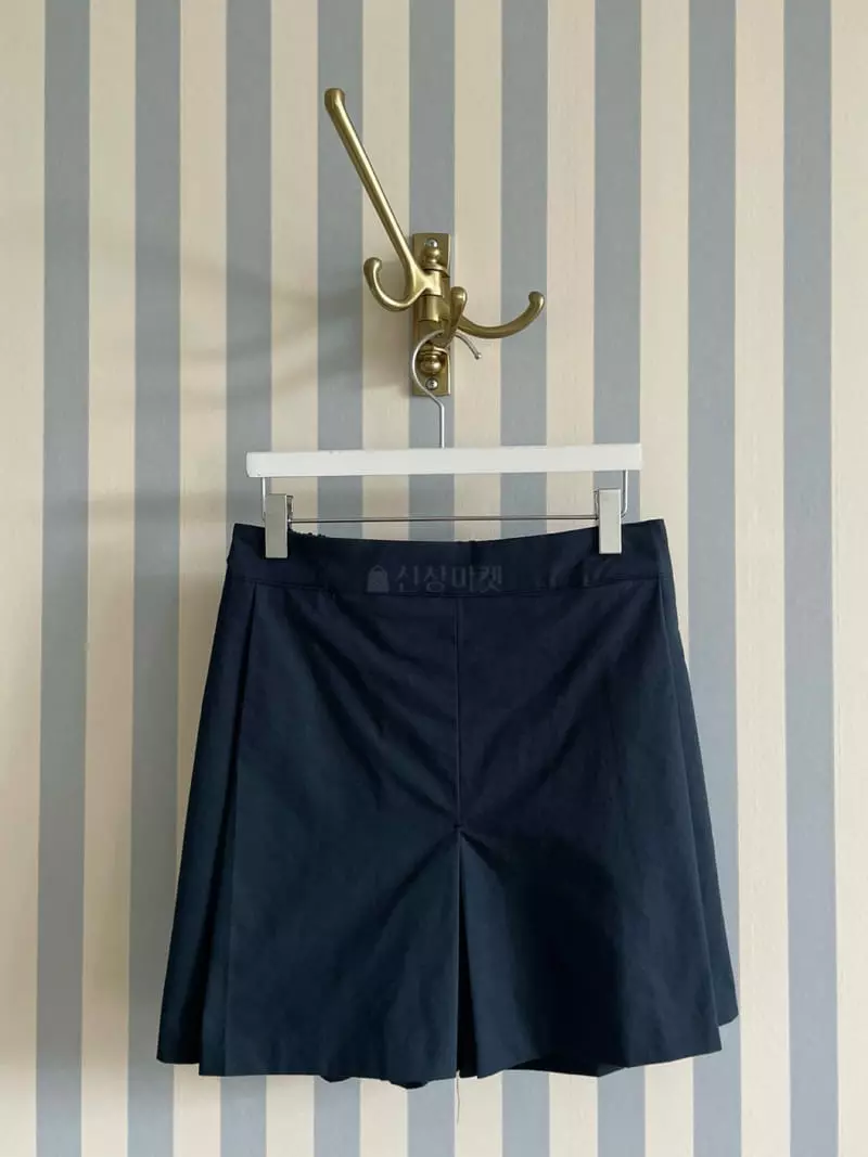 Pink Dolphin - Korean Women Fashion - #momslook - Wrinkle Shorts - 3
