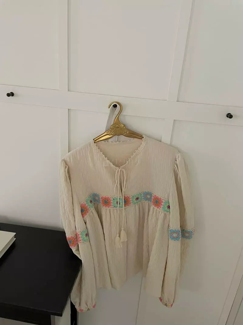 Pink Dolphin - Korean Women Fashion - #momslook - Esnic Blouse