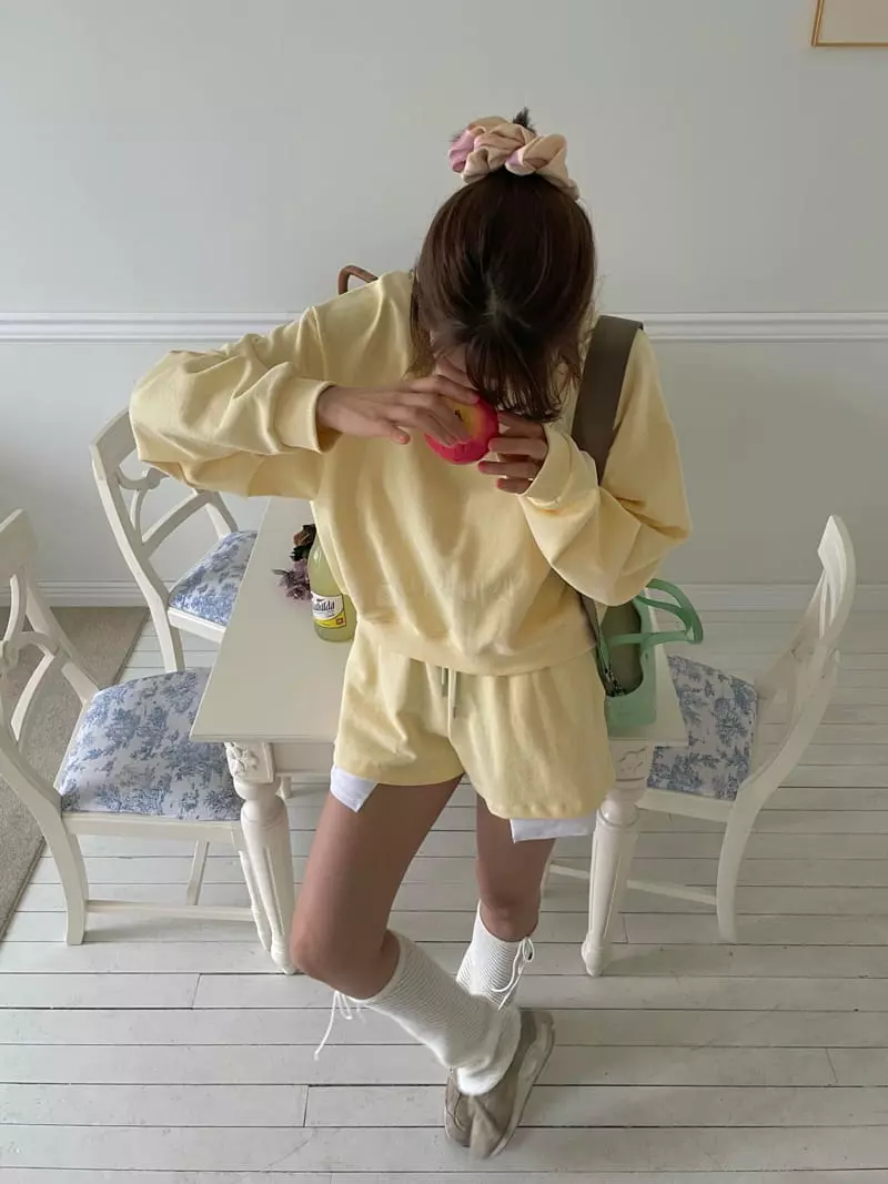Pink Dolphin - Korean Women Fashion - #thelittlethings - Royal Sweatshirt
