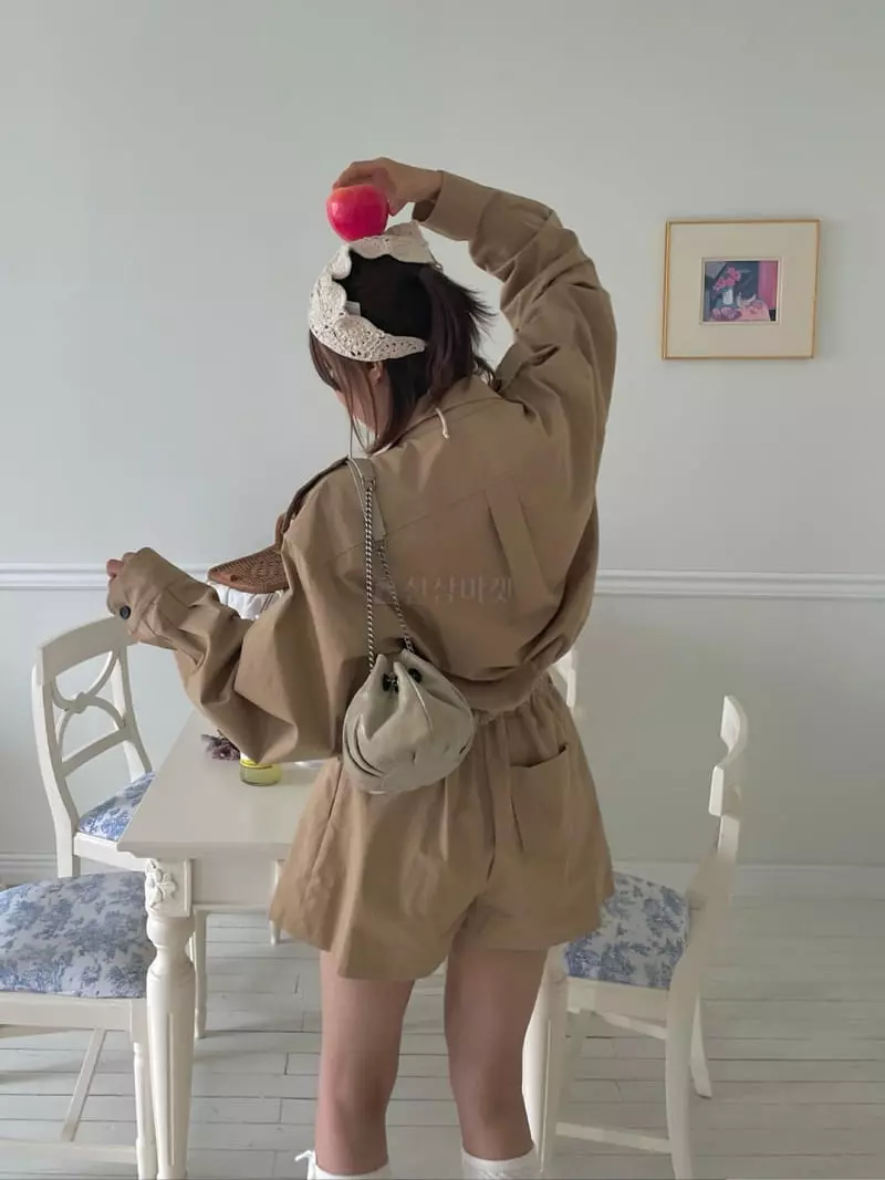 Pink Dolphin - Korean Women Fashion - #vintagekidsstyle - Tami Shirt