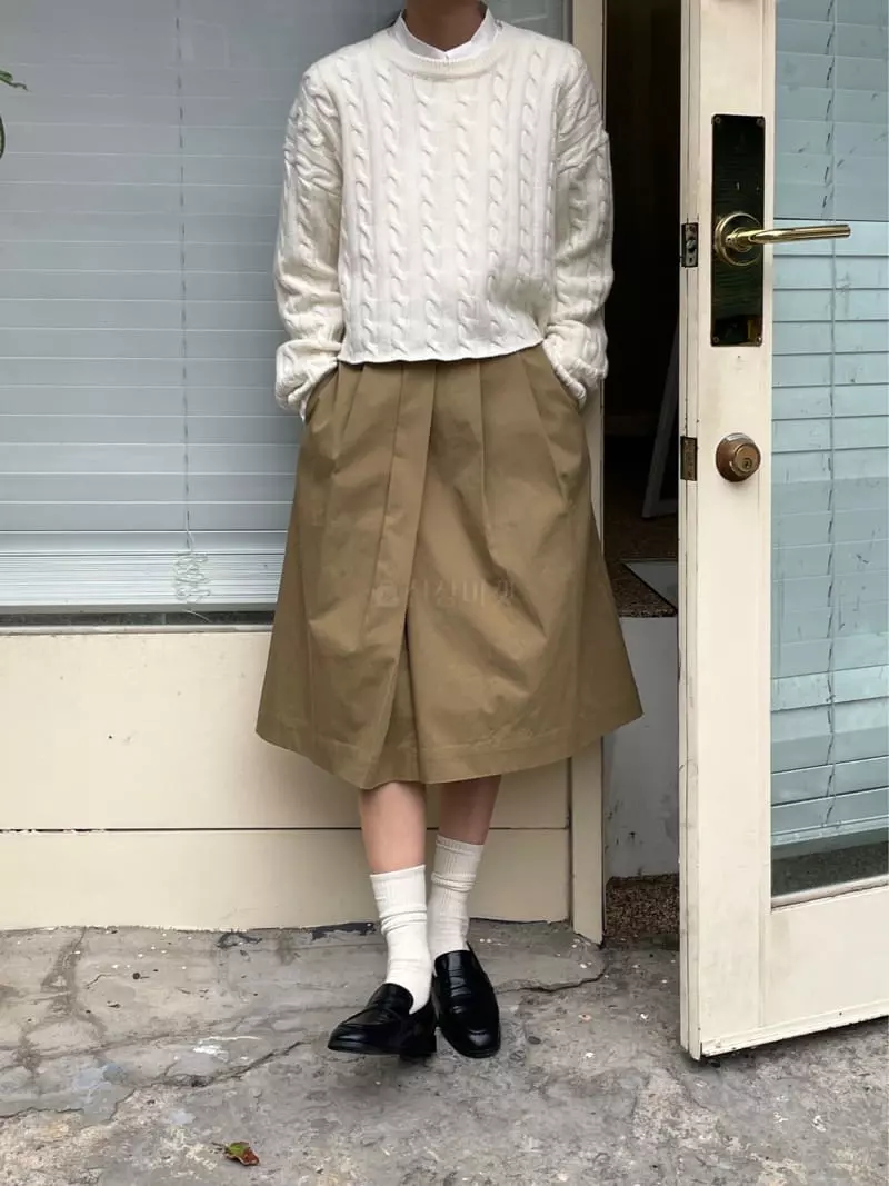 Plat - Korean Women Fashion - #momslook - Mue Mue Twist Knit Tee