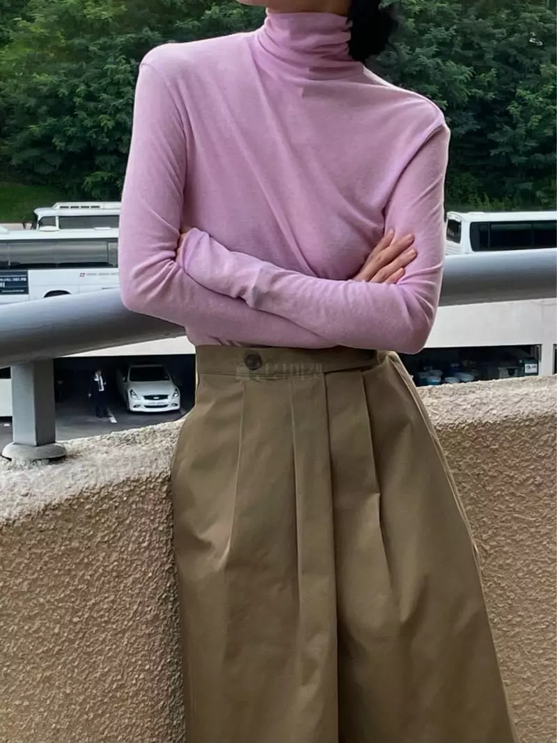 Plat - Korean Women Fashion - #thatsdarling - Cash Turtleneck Tee