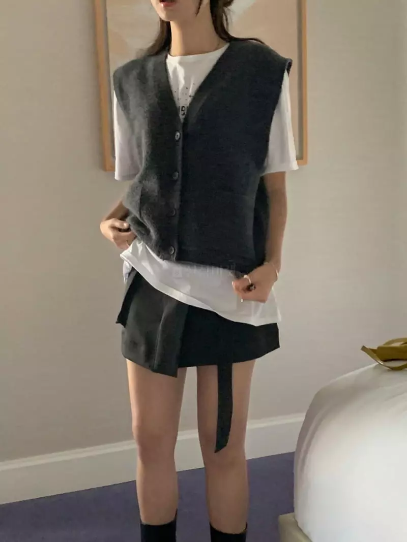 Poster - Korean Women Fashion - #momslook - Mui Vest - 12