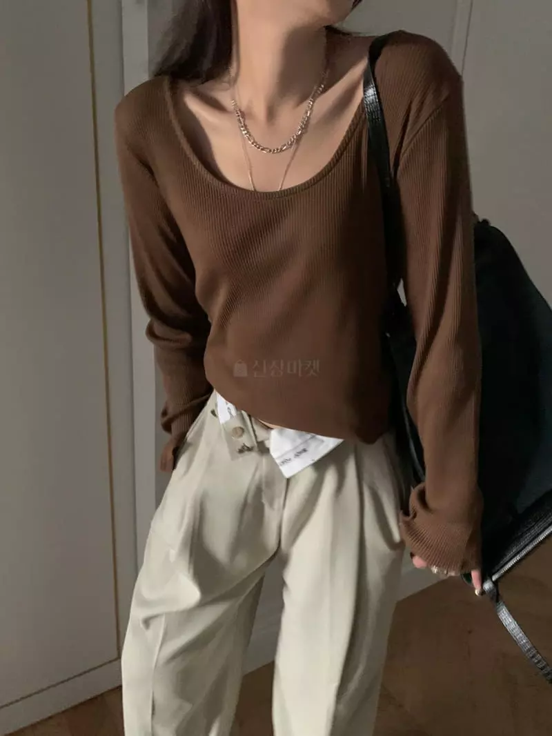 Poster - Korean Women Fashion - #restrostyle - Crova Tee - 3