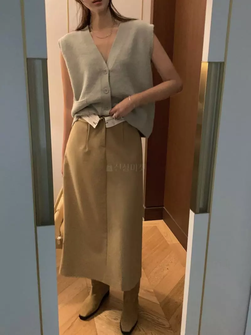 Poster - Korean Women Fashion - #thelittlethings - Mui Vest - 3