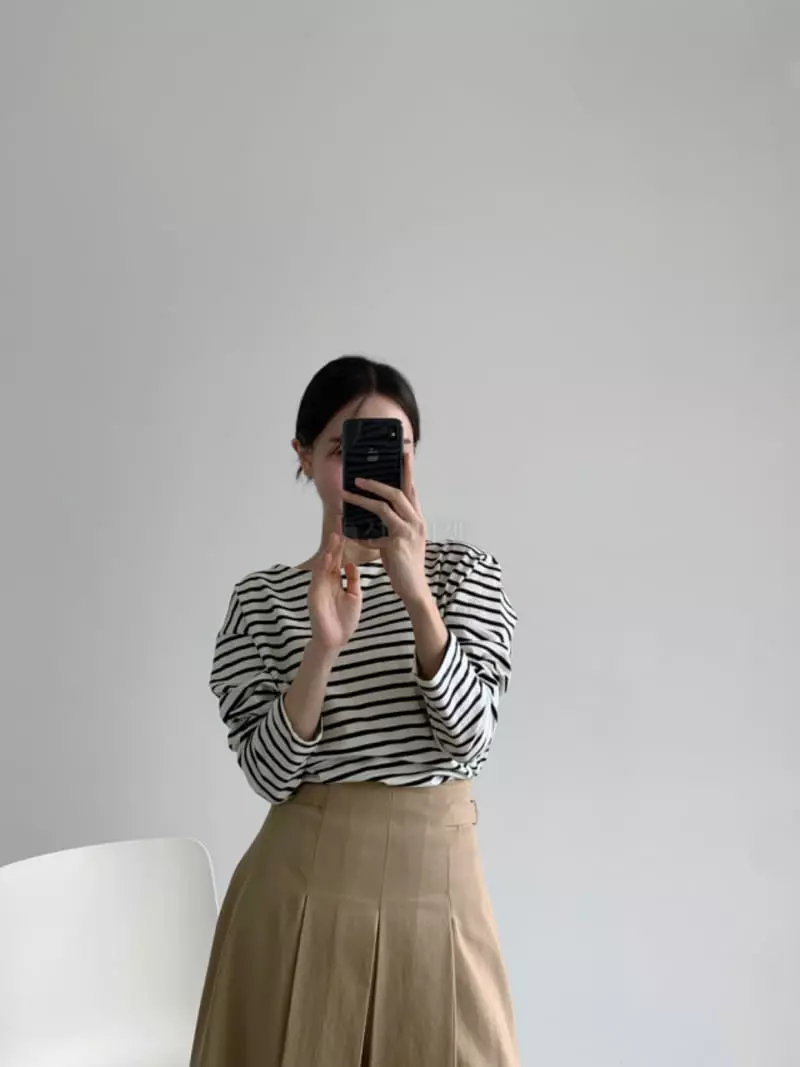 Project View - Korean Women Fashion - #momslook - Autumn Stripes Tee - 4