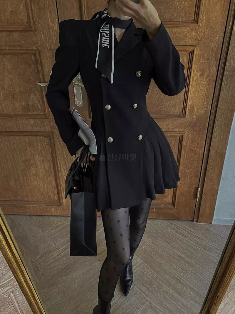 Rare Closet - Korean Women Fashion - #momslook - Bov Pleates Jacket One-piece - 5