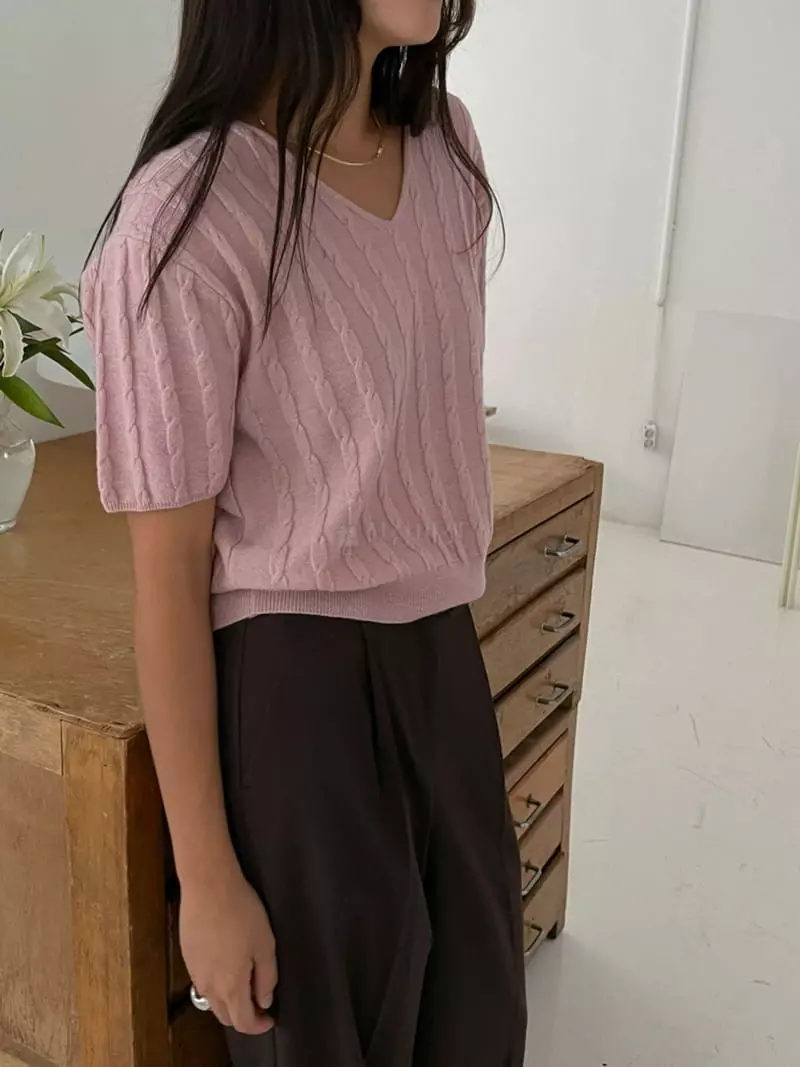 Ravi - Korean Women Fashion - #momslook - Cash V Knit Tee - 5