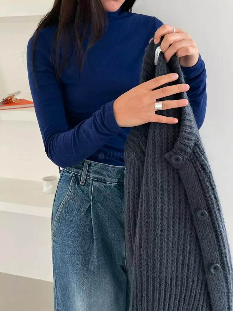 Ravi - Korean Women Fashion - #momslook - Arc Turtleneck Tee - 10
