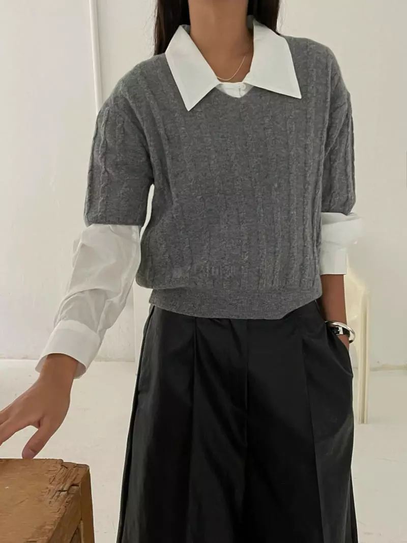Ravi - Korean Women Fashion - #womensfashion - Cash V Knit Tee - 2