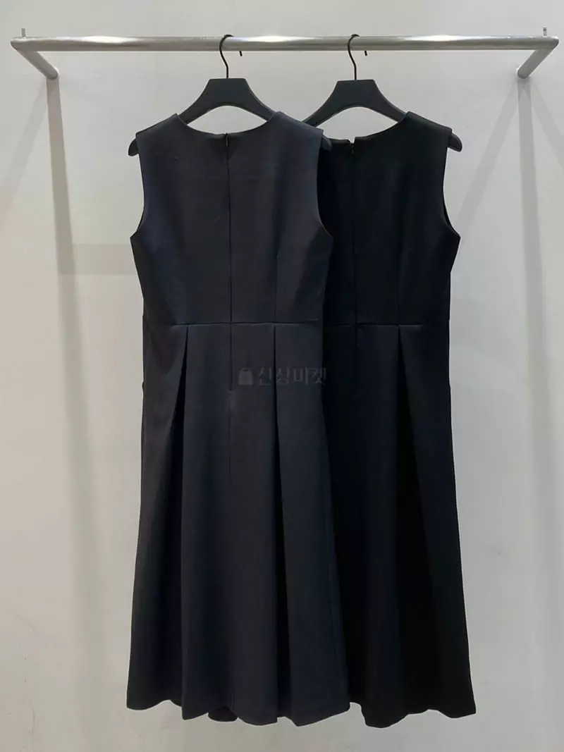 Refleur - Korean Women Fashion - #momslook - Leoni Pleats One-piece