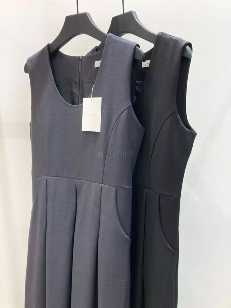 Refleur - Korean Women Fashion - #momslook - Leoni Pleats One-piece - 2