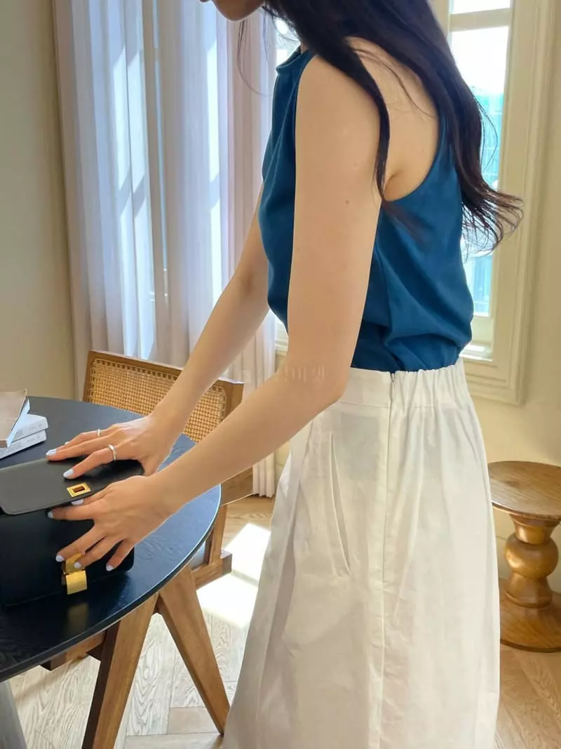 Reve - Korean Women Fashion - #womensfashion - Silky Boat Sleeveless - 4
