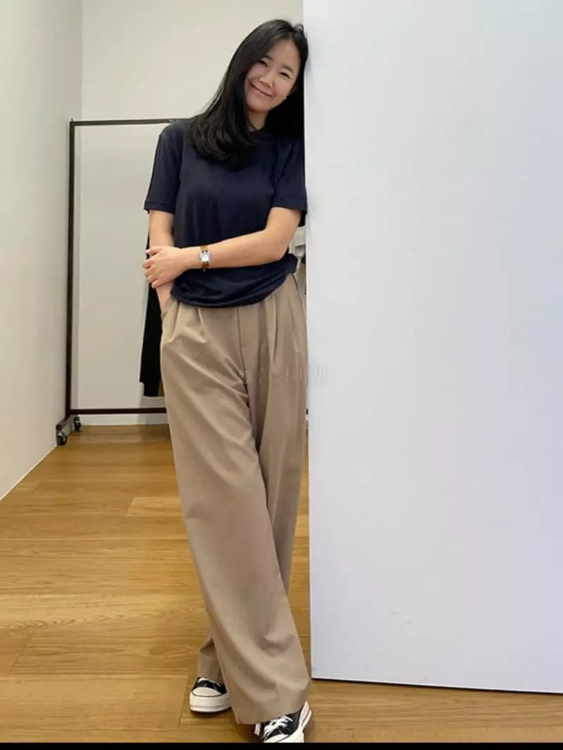Reve - Korean Women Fashion - #womensfashion - Two Tuck Banding Pants - 3