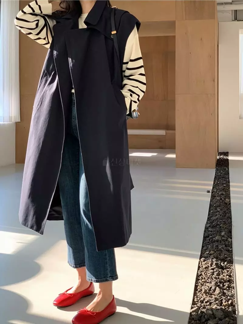 Ripple - Korean Women Fashion - #momslook - Avenue Long Vest - 2
