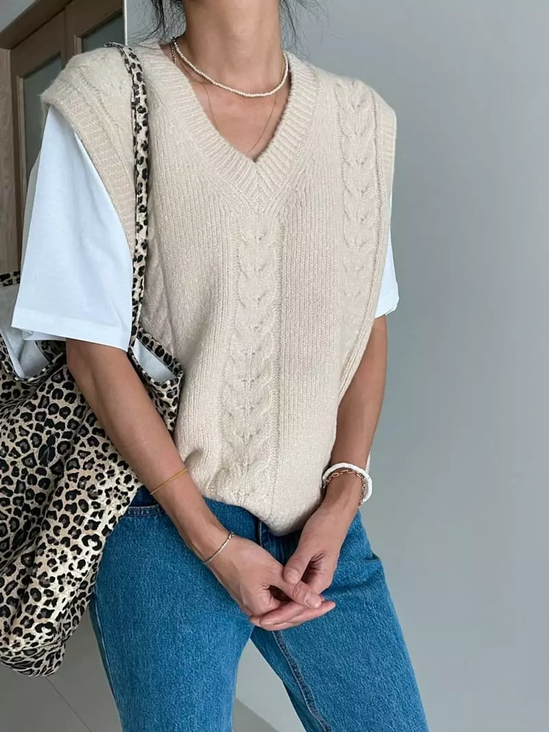 Ripple - Korean Women Fashion - #momslook - Boa Vest
