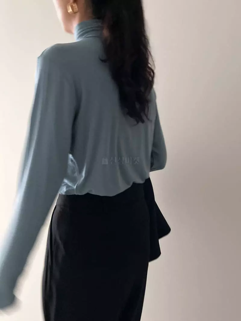 Ripple - Korean Women Fashion - #vintageinspired - Lala Turtleneck Tee