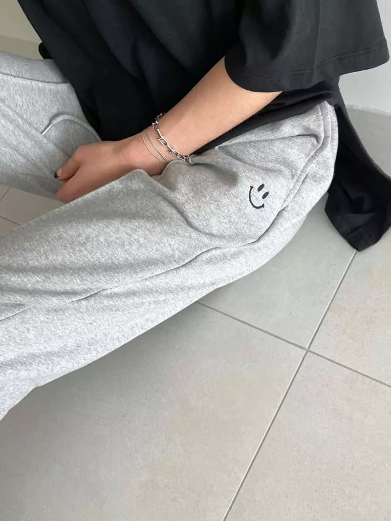 Ripple - Korean Women Fashion - #womensfashion - Smile Pants - 2
