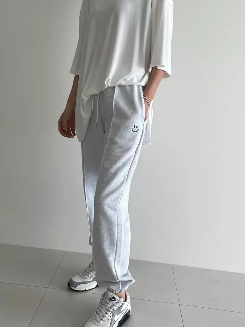 Ripple - Korean Women Fashion - #momslook - Smile Pants - 4