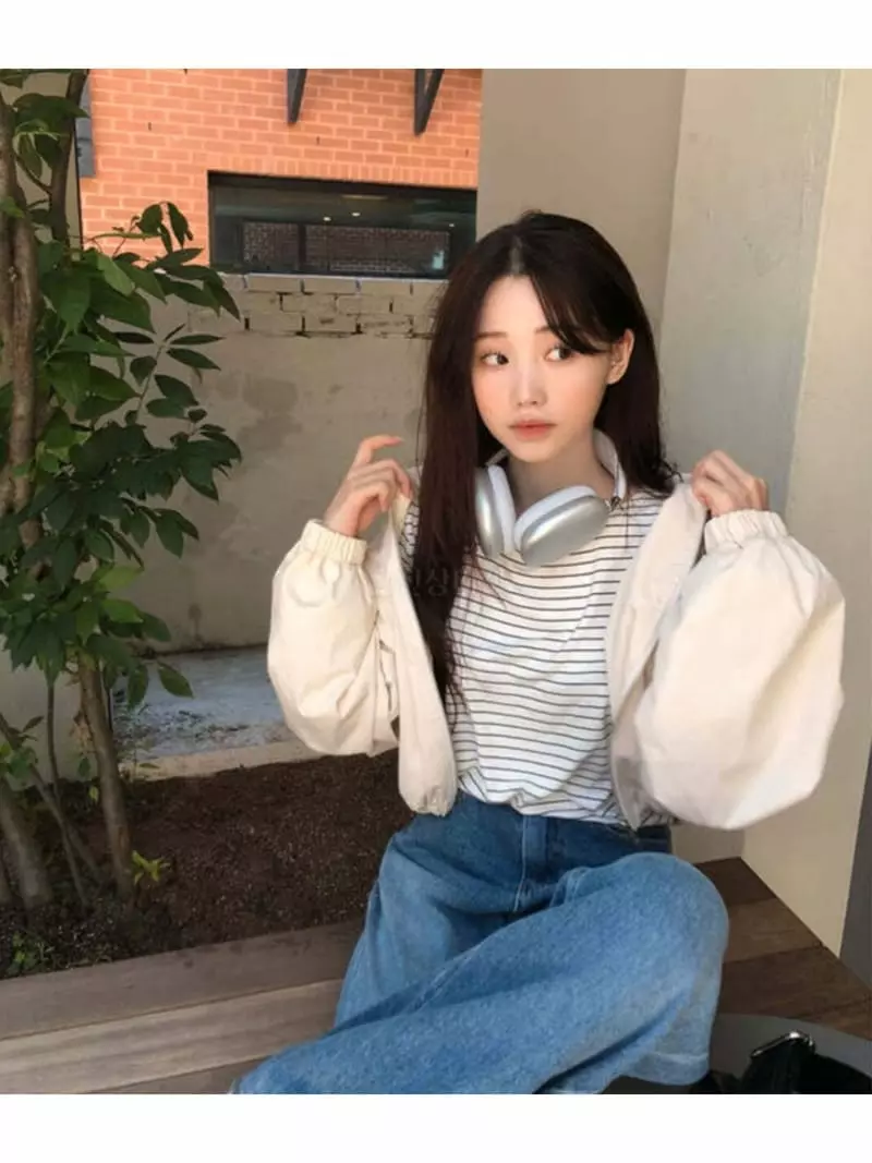 Room698 - Korean Women Fashion - #momslook - Lip Neck Stripes Tee - 7