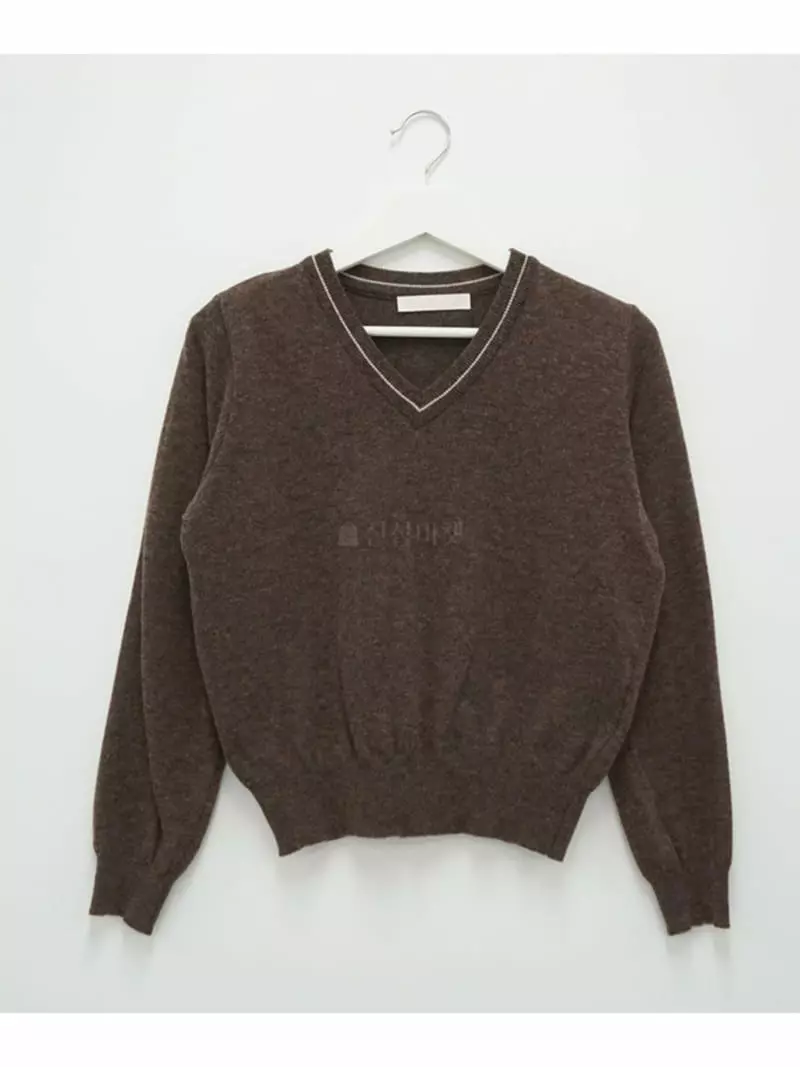 Room698 - Korean Women Fashion - #momslook - V Knit Tee - 9