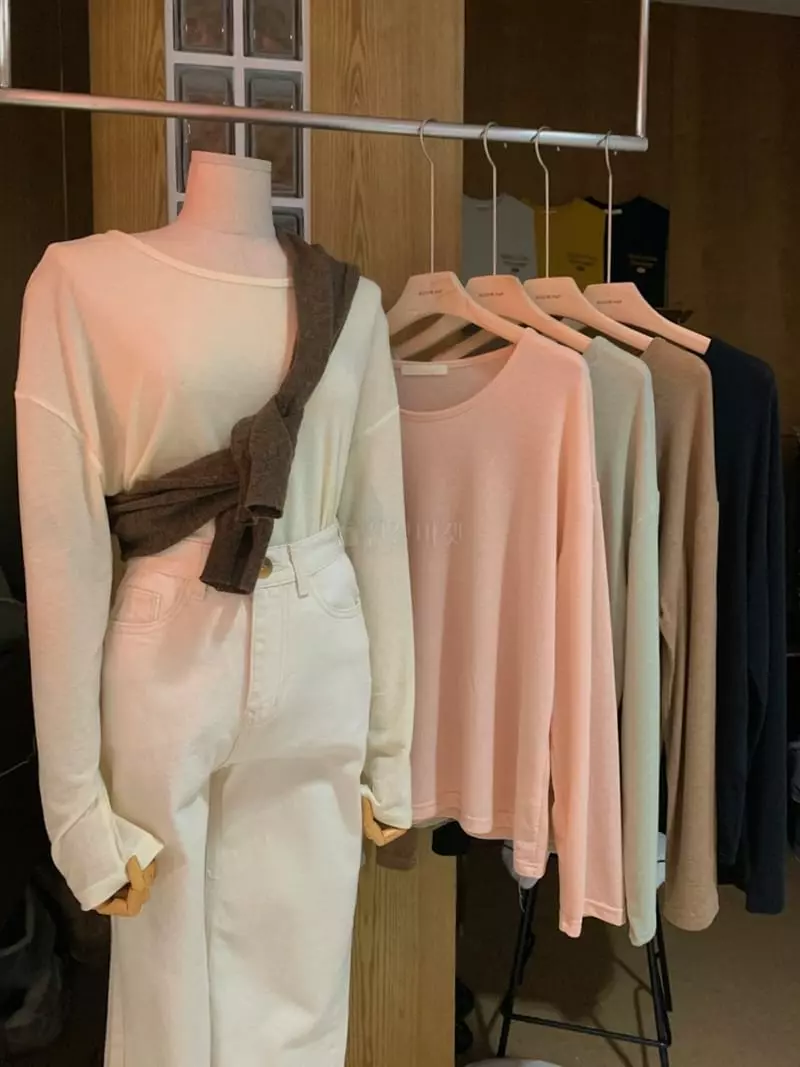 Room698 - Korean Women Fashion - #momslook - Long Sleeves U Neck Tee