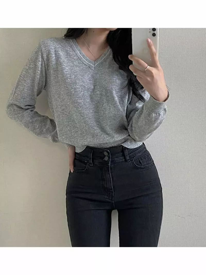 Room698 - Korean Women Fashion - #romanticstyle - V Knit Tee - 5