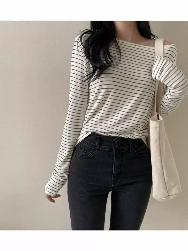 Room698 - Korean Women Fashion - #vintagekidsstyle - Lip Neck Stripes Tee - 10
