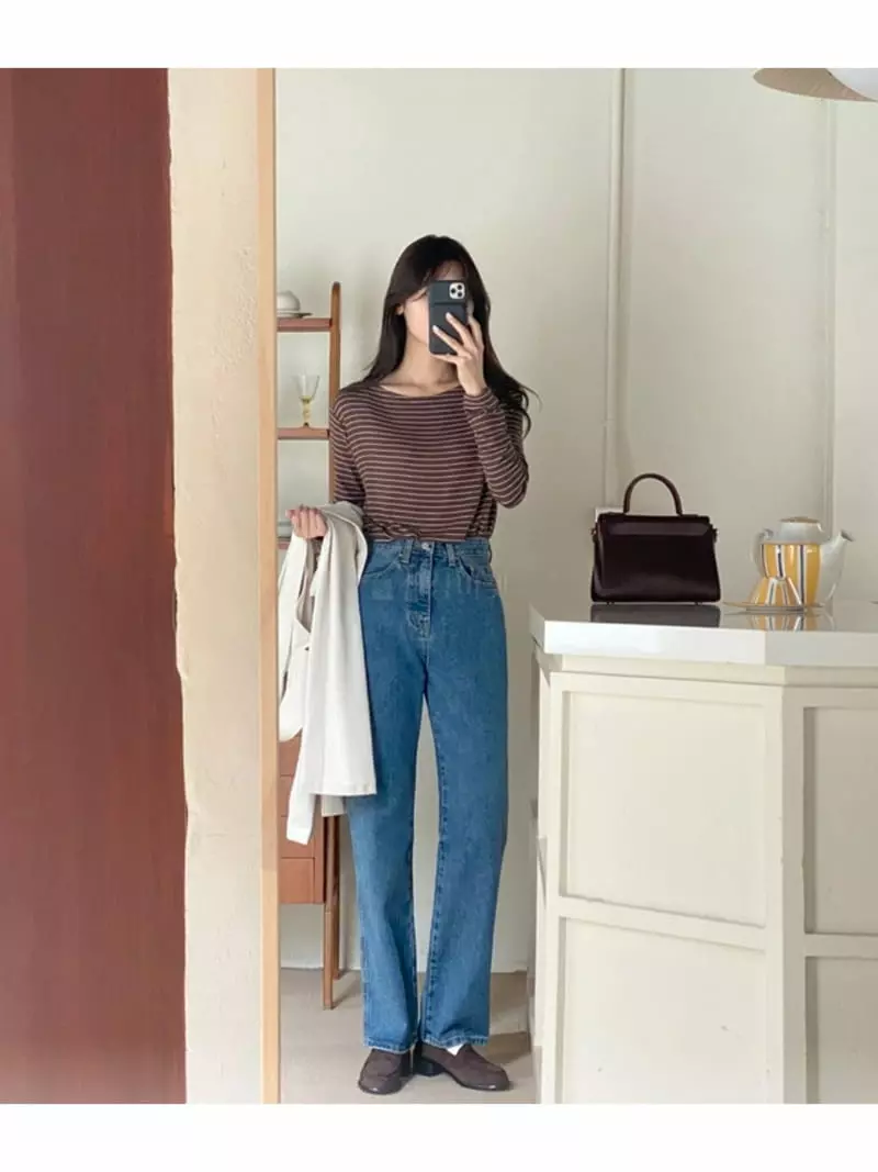 Room698 - Korean Women Fashion - #womensfashion - Lip Neck Stripes Tee - 2
