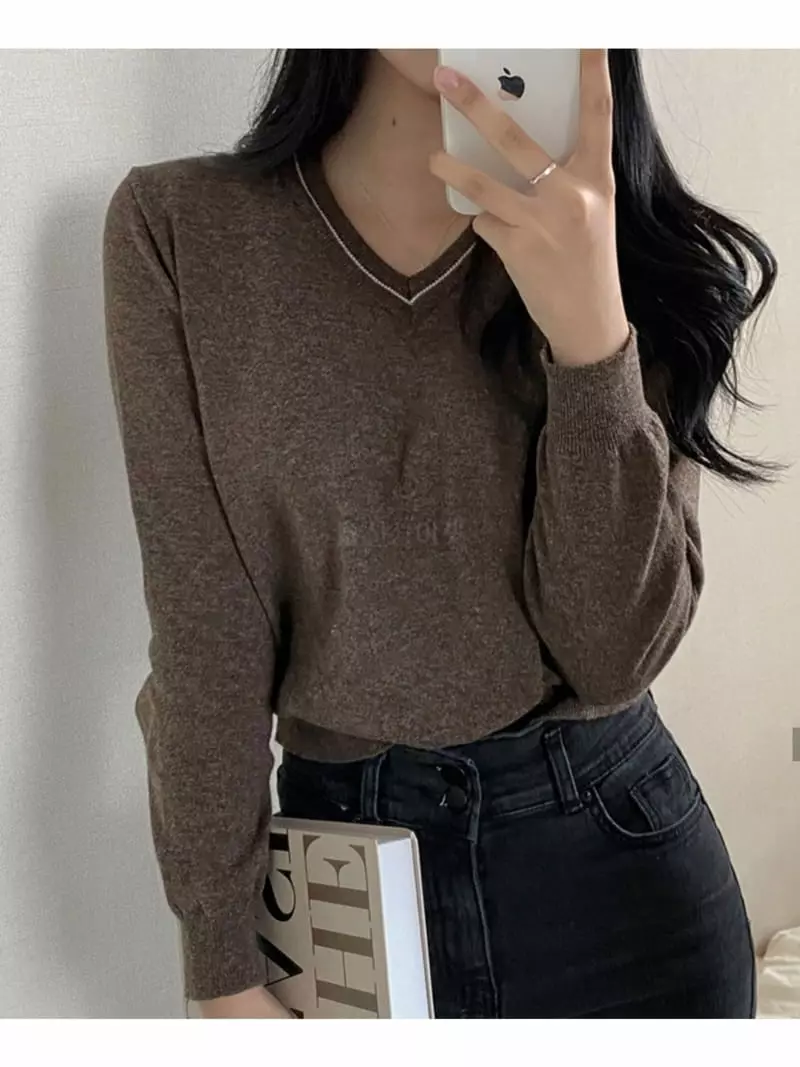 Room698 - Korean Women Fashion - #womensfashion - V Knit Tee - 12