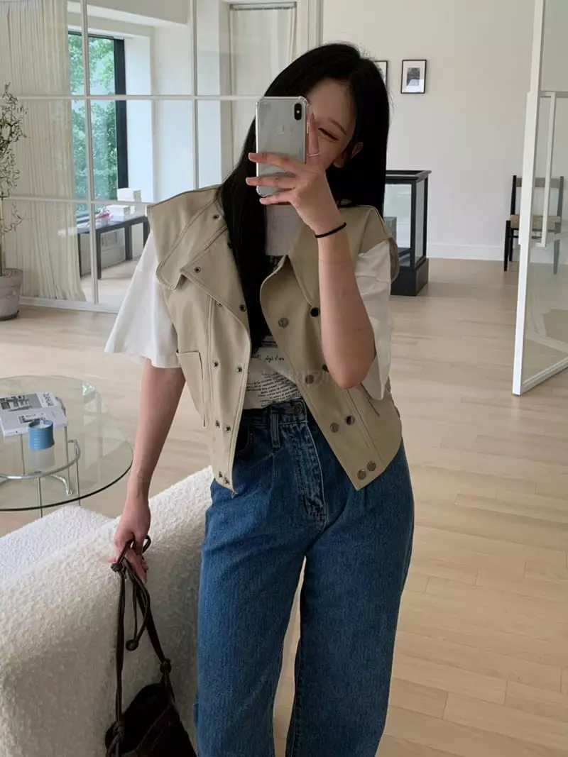 Rooms shop - Korean Women Fashion - #momslook - Peanuts Vest - 11