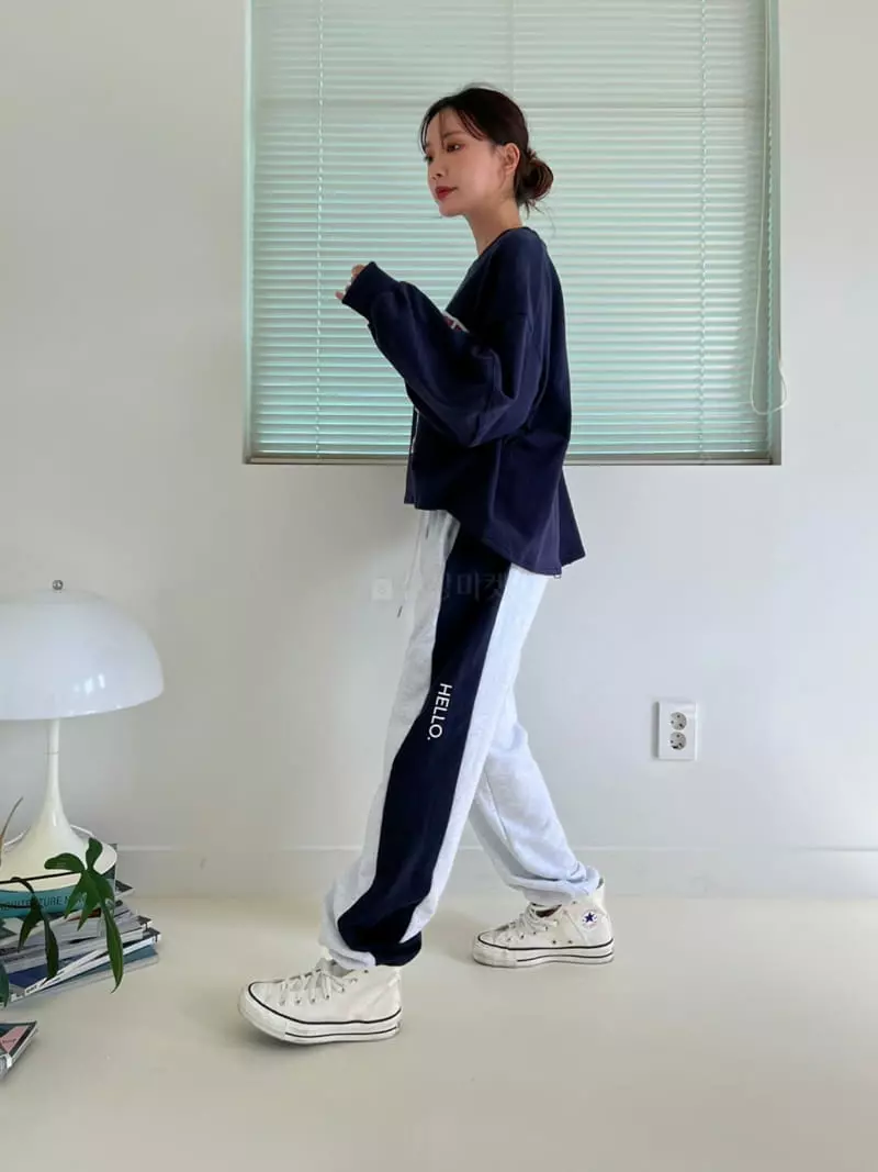 Rooms shop - Korean Women Fashion - #momslook - Time Sweatshirt - 10