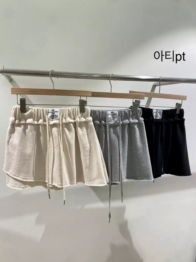 Rooms shop - Korean Women Fashion - #momslook - Arty Pants