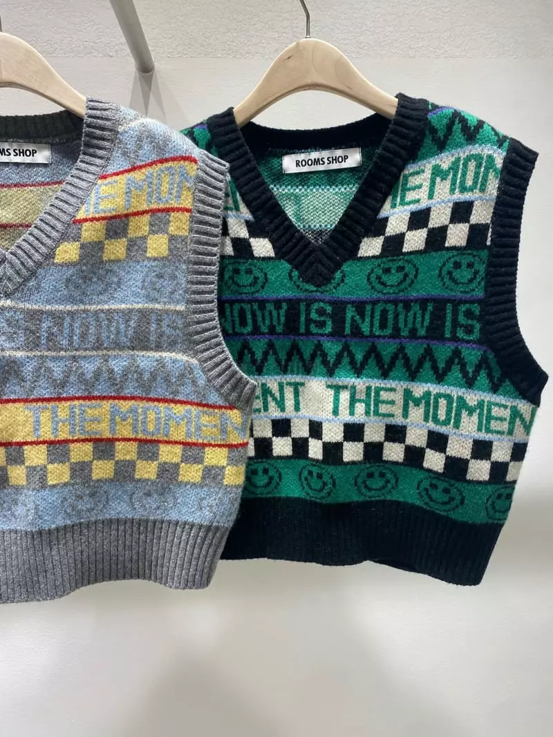 Rooms shop - Korean Women Fashion - #momslook - Smile Vest Knit Tee