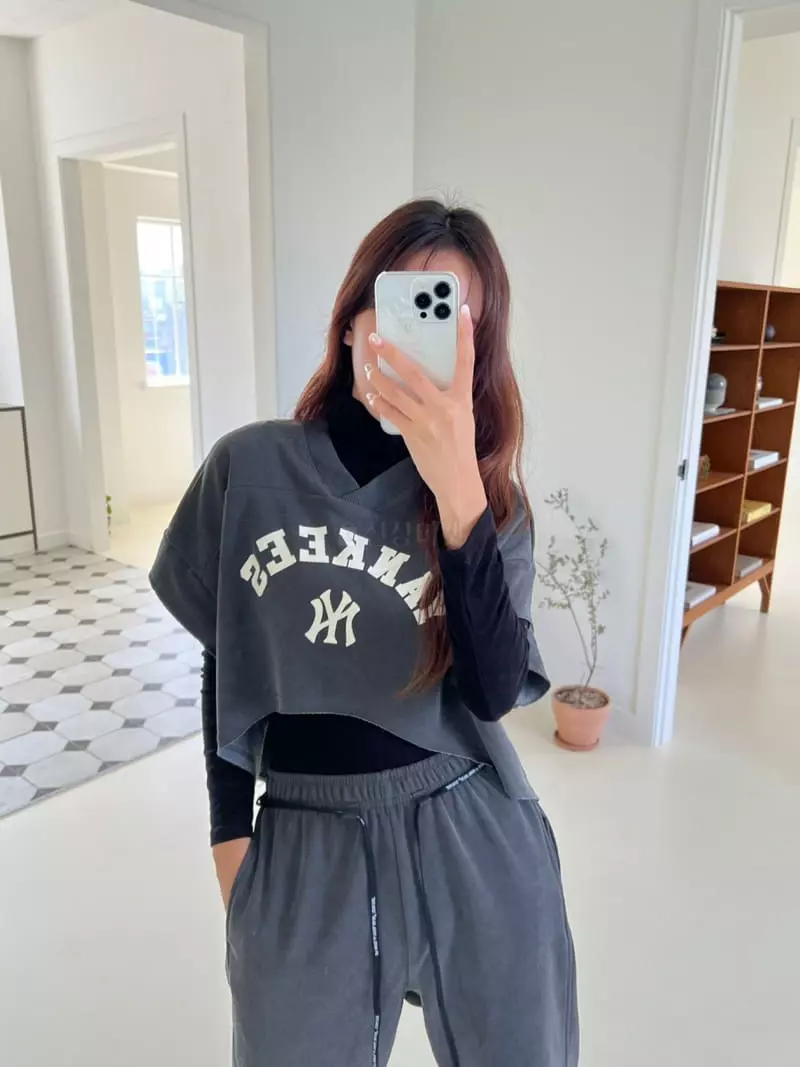 Rooms shop - Korean Women Fashion - #romanticstyle - Patch Vest - 3